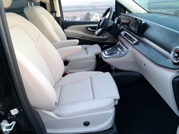 MERCEDES-BENZ  V300d Exclusive - Image 17