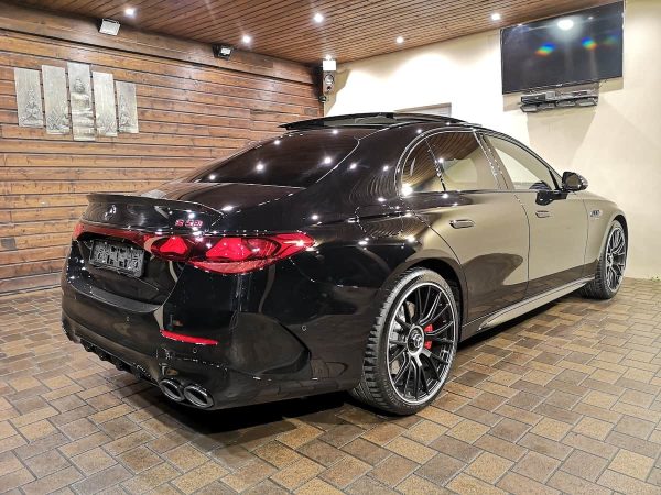 MERCEDES-BENZ AMG E 53 Plug-in hybrid - Image 10
