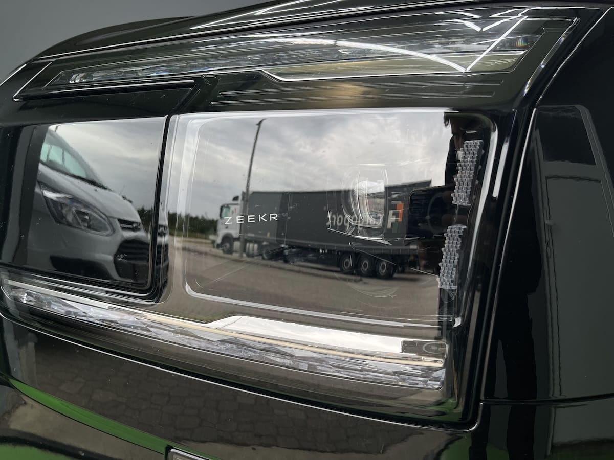 ZEEKR 9X ULTRA - Image 9