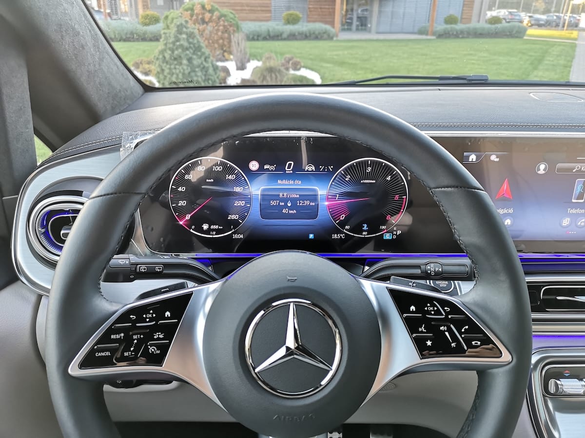 MERCEDES-BENZ V300D PREMIUM - Image 12